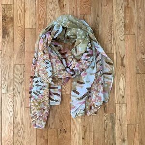 Abstract Scarf